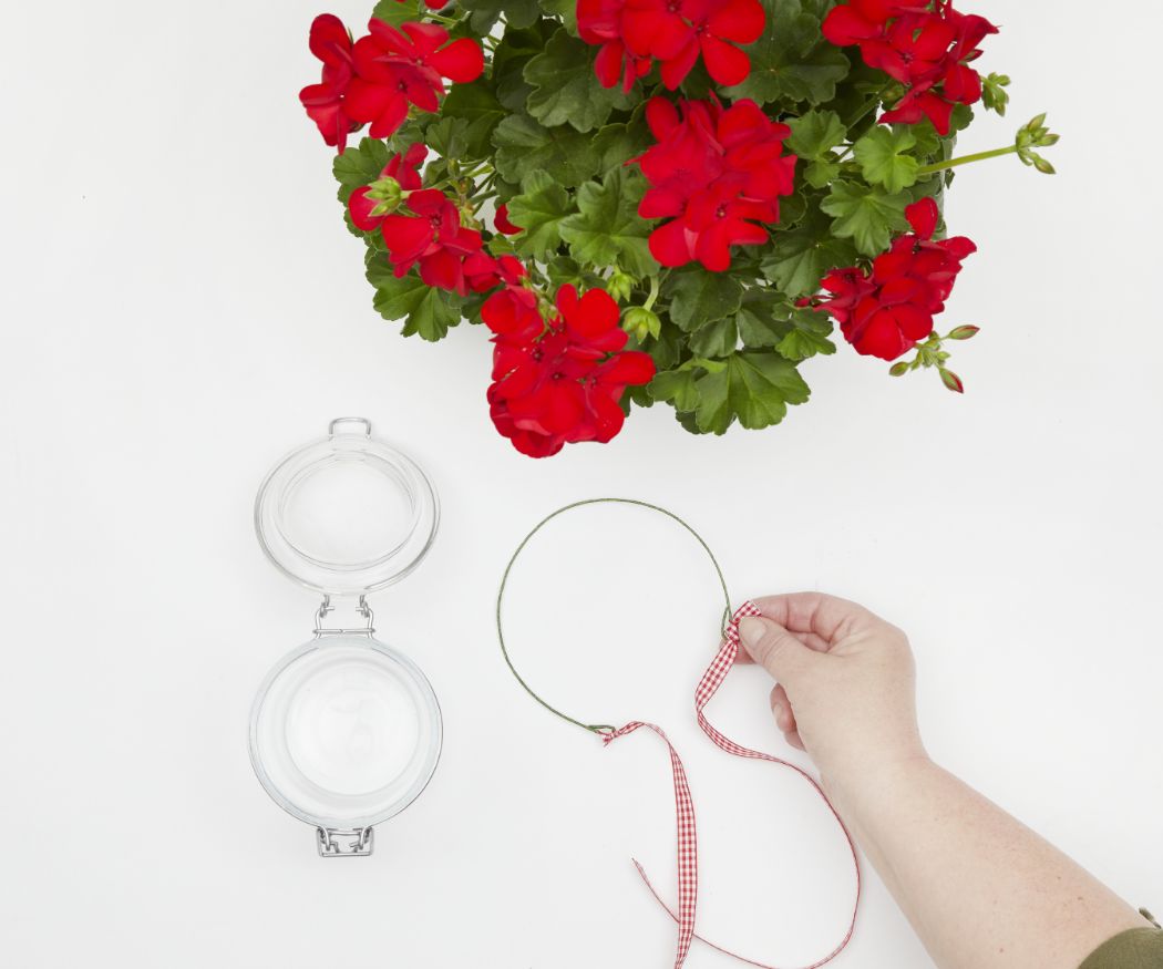 geraniums-diy-candle-holder-flower-crown